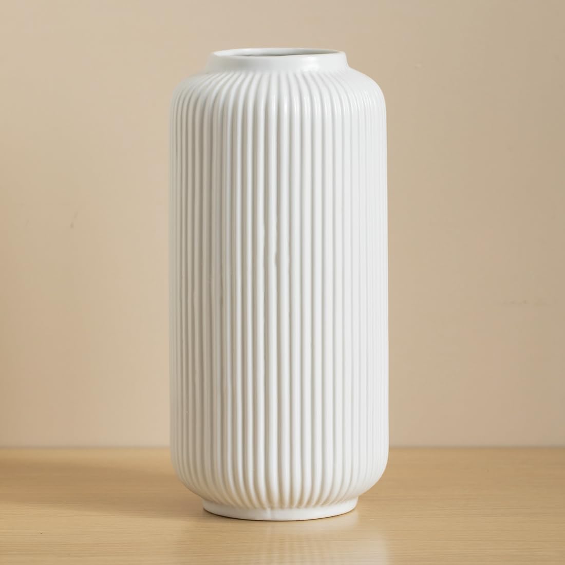 Vase en céramique blanche