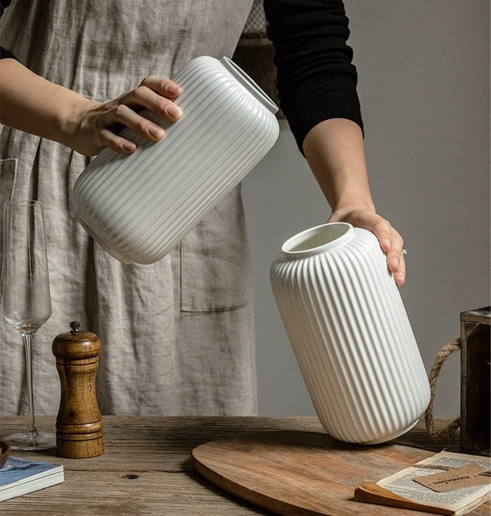 Vase en céramique blanche