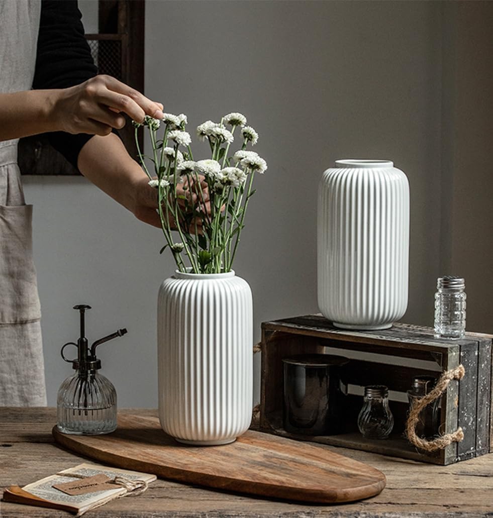 Vase en céramique blanche
