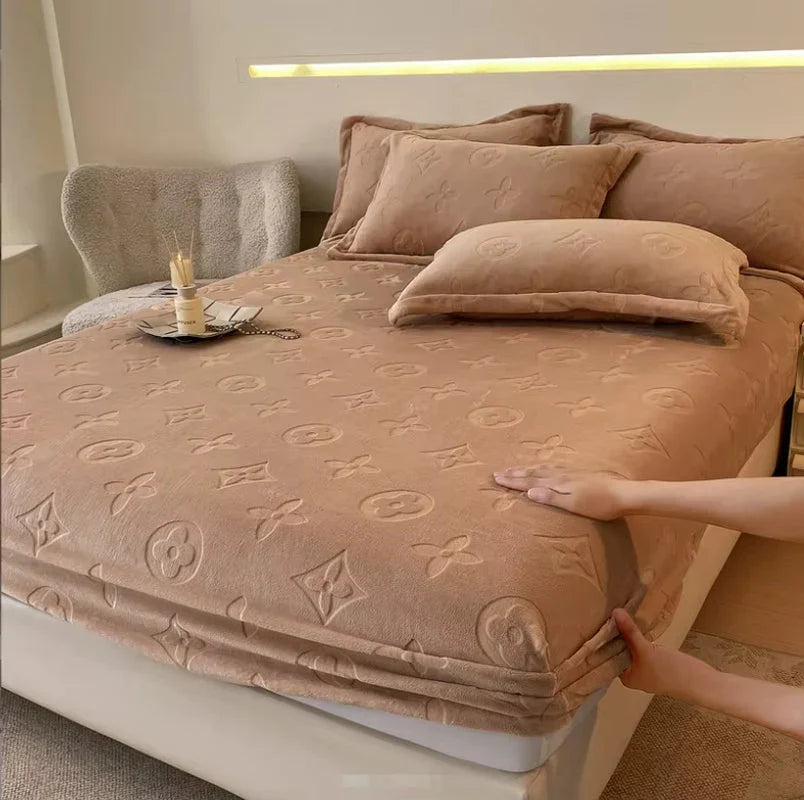 LV Luxurious velvet bedding set