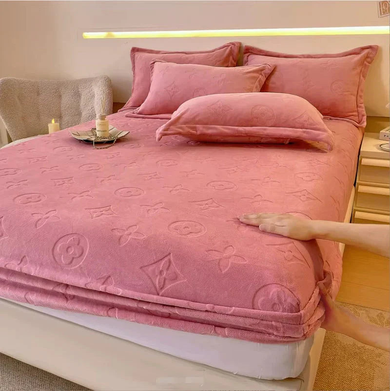 LV Luxurious velvet bedding set