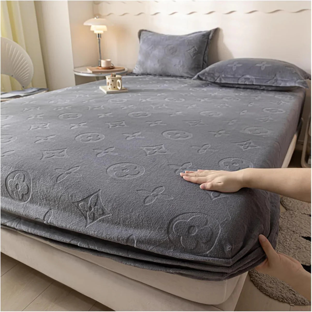 LV Luxurious velvet bedding set
